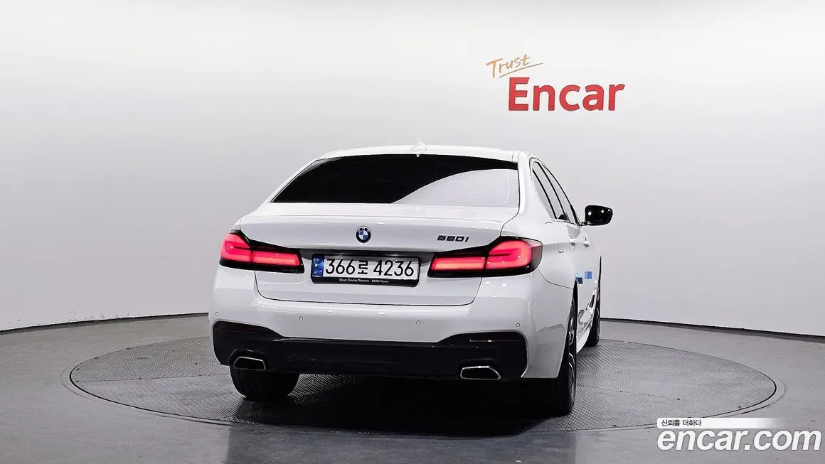 BMW 5-Series 2023 из KR, фото 2