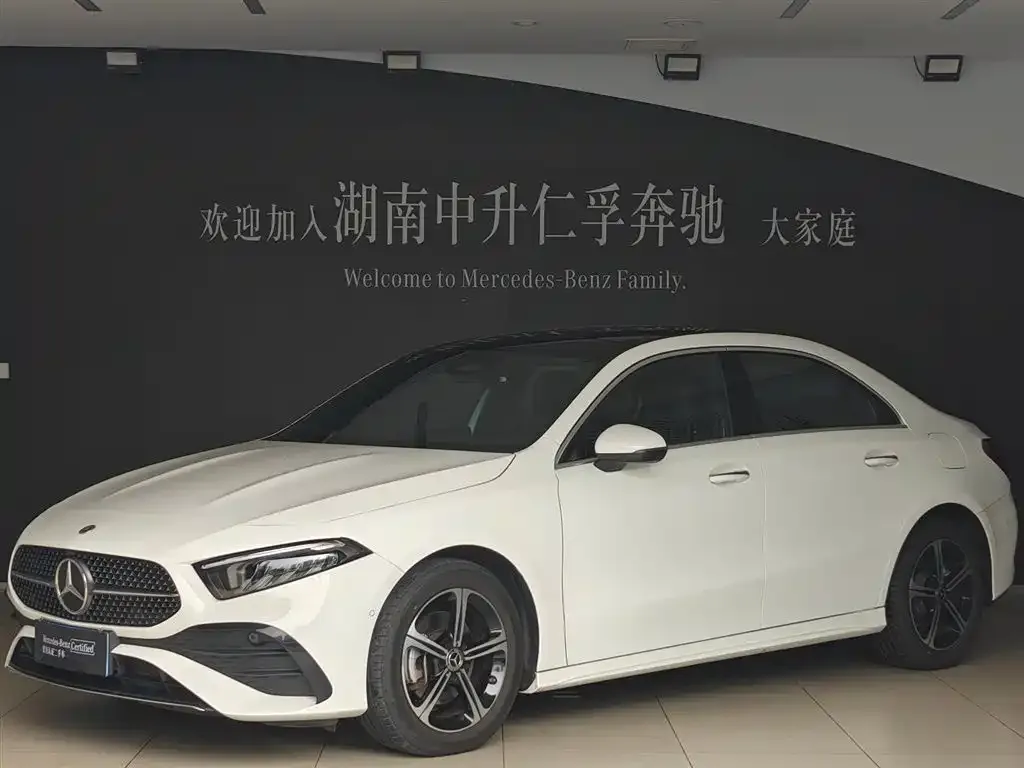 Mercedes-Benz A-Class 2023 из CN, фото 1