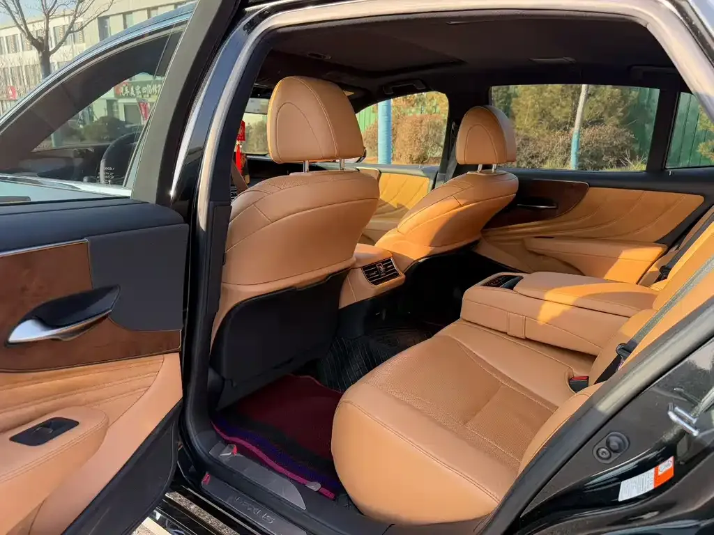 Lexus LS 2021 из CN, фото 3