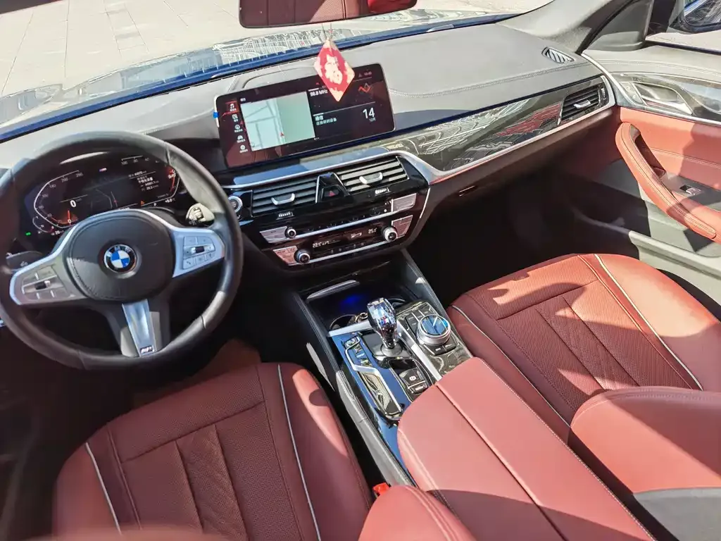 BMW 5 Series 2024 из CN, фото 2