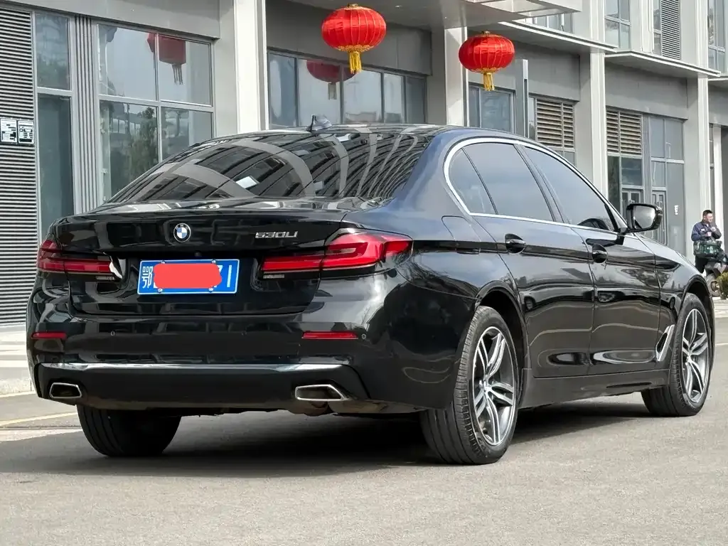 BMW 5 Series — фото 5