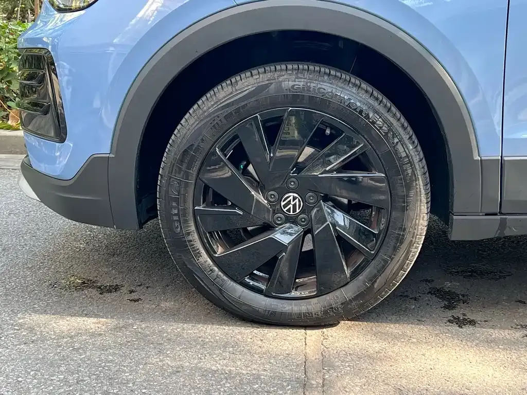 Volkswagen Tharu 2024 из CN, фото 10