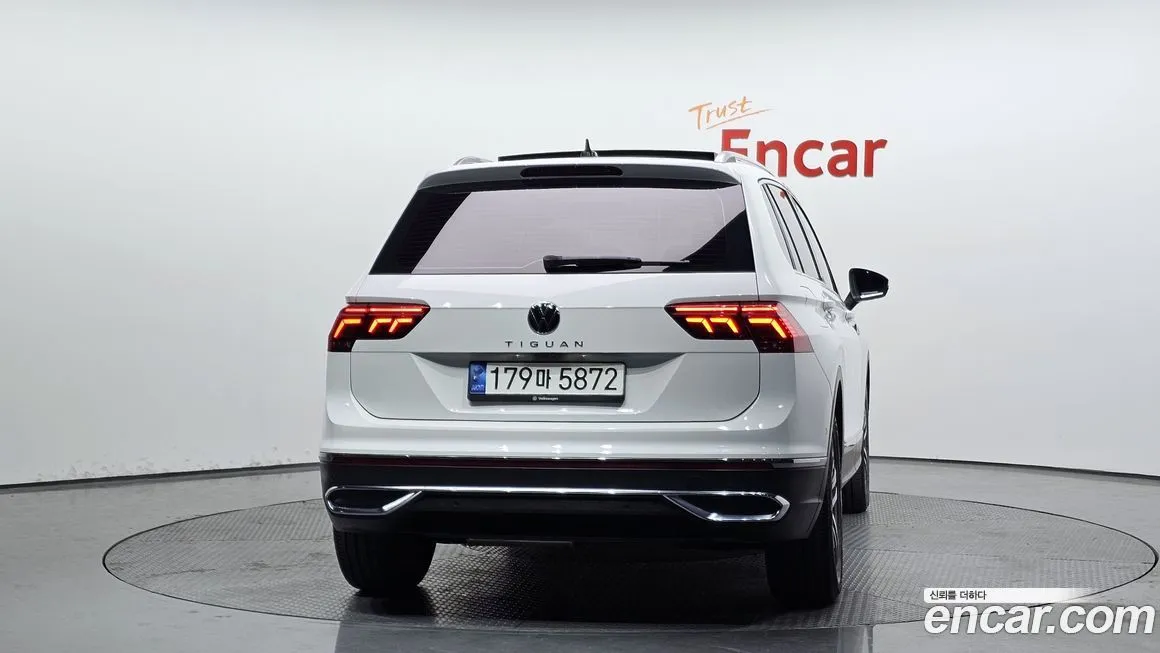 Volkswagen Tiguan — фото 4