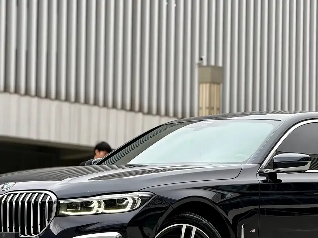 BMW 7 Series — фото 2