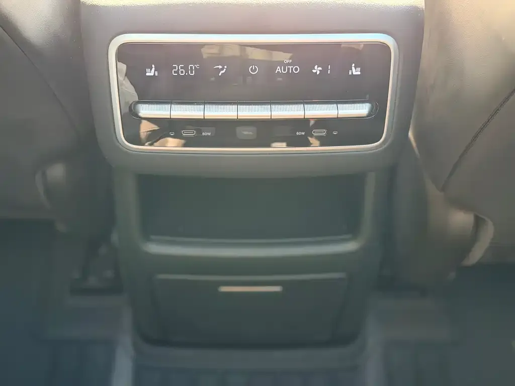 Li Auto L8 2023 из CN, фото 5