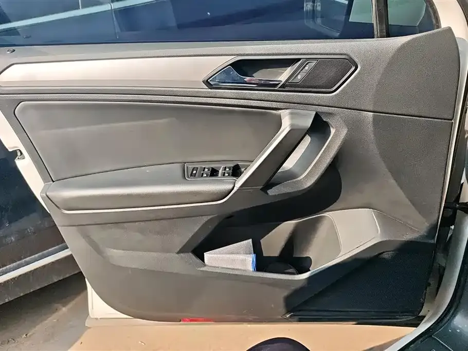 Volkswagen Tiguan L 2021 из CN, фото 2