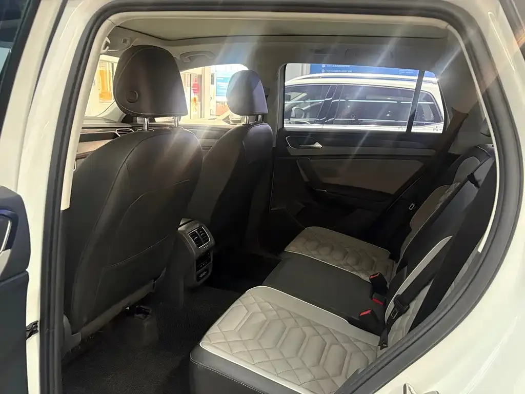 Volkswagen Tayron 2023 из CN, фото 5