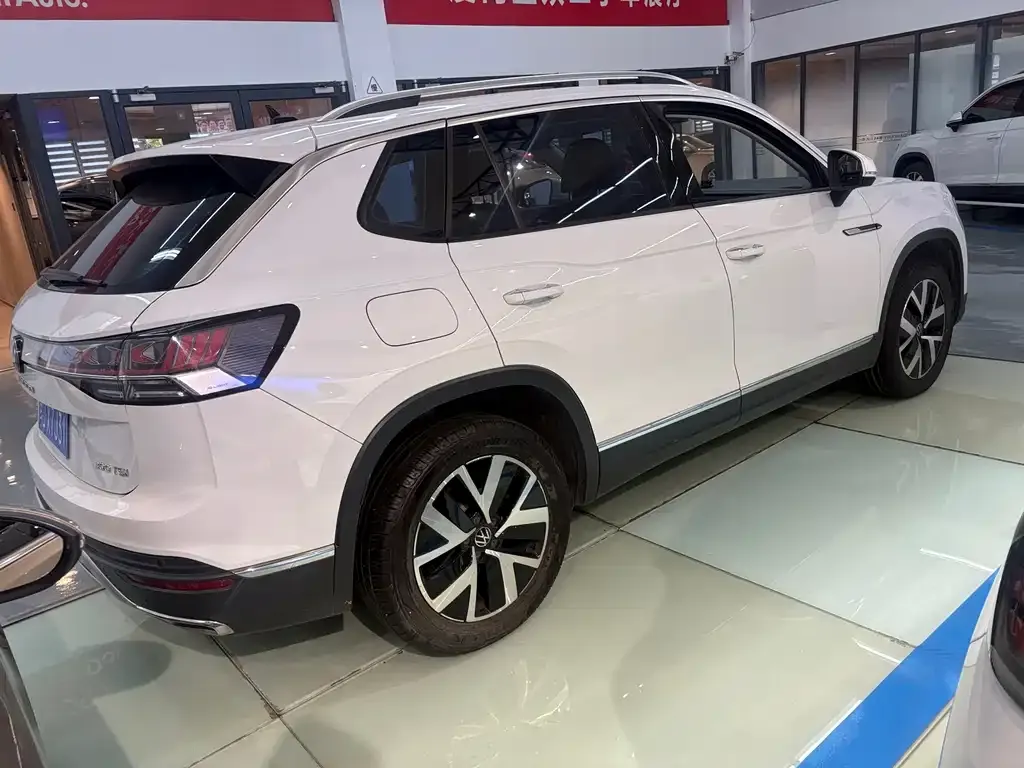Volkswagen Tayron 2023 из CN, фото 9