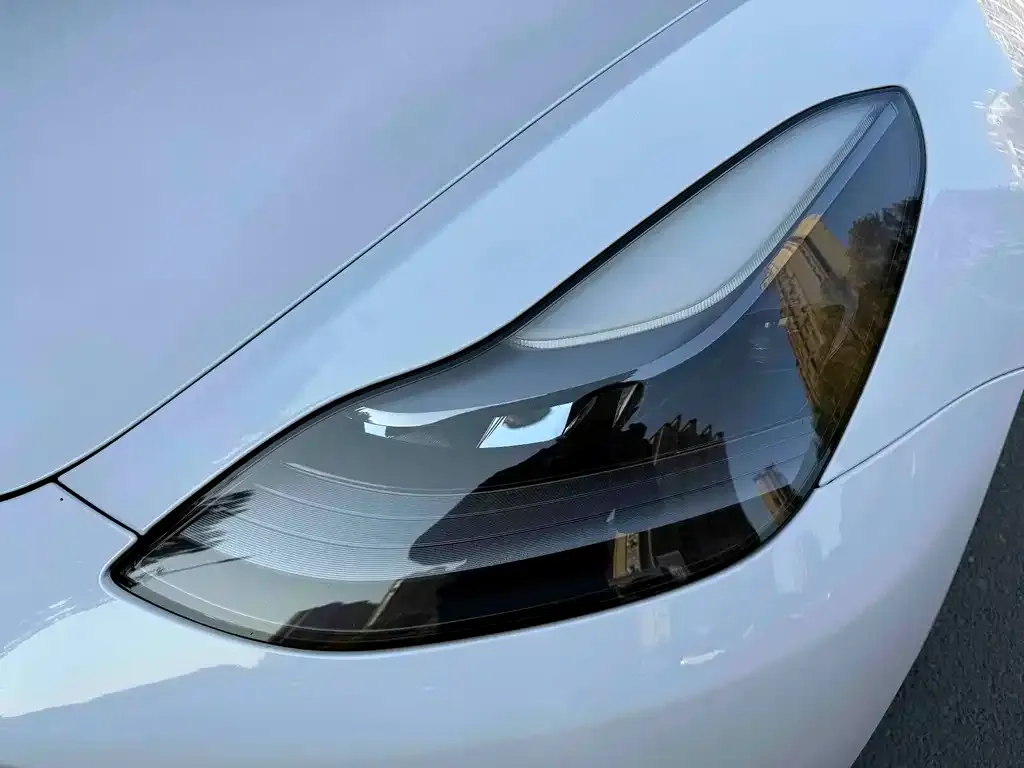 Tesla Model 3 — фото 3