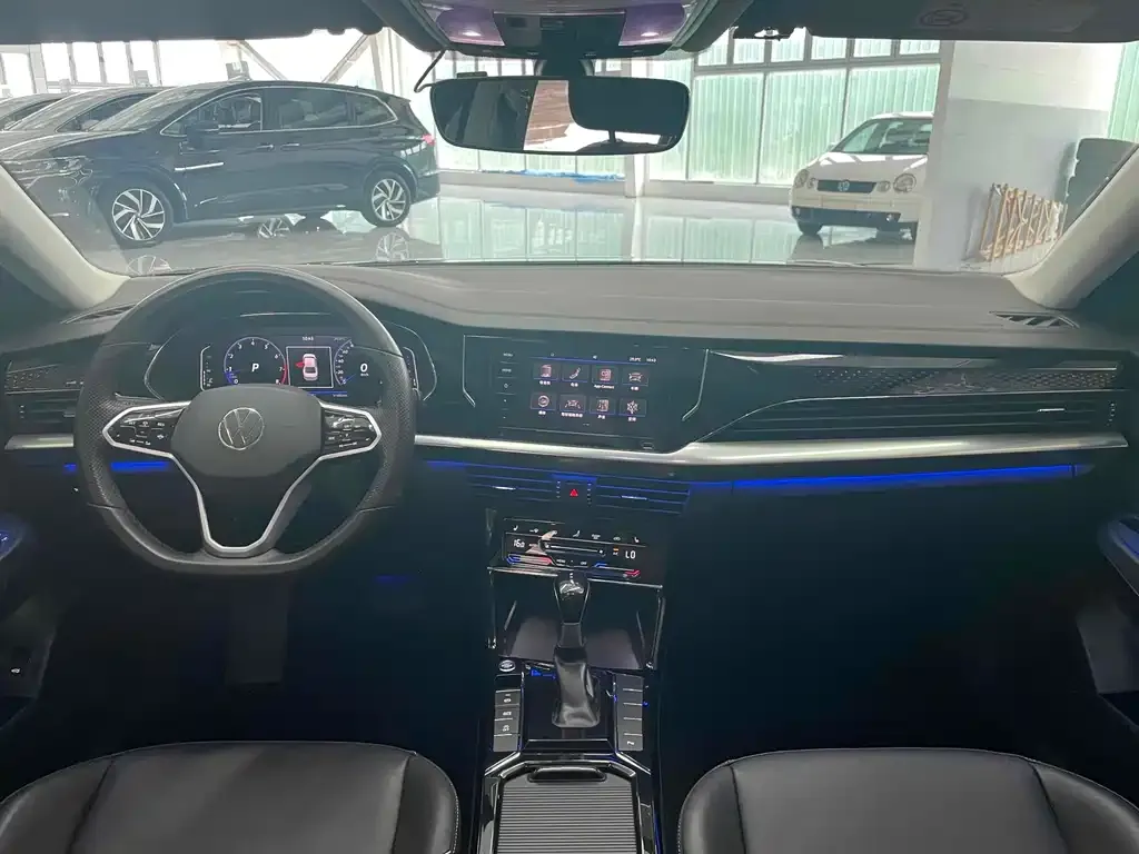 Volkswagen Passat 2023 из CN, фото 3