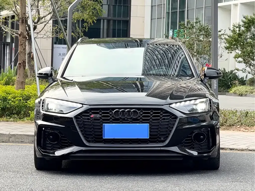 Audi RS 4 2022 из CN, фото 2
