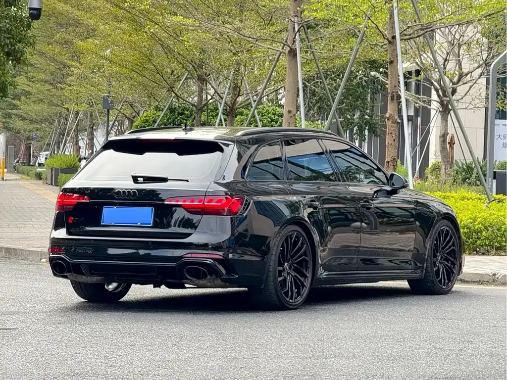 Audi RS 4 2022 из CN, фото 8
