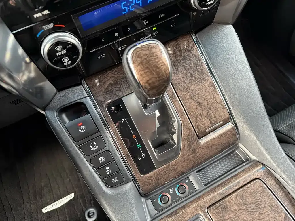 Toyota Alphard 2023 из CN, фото 7