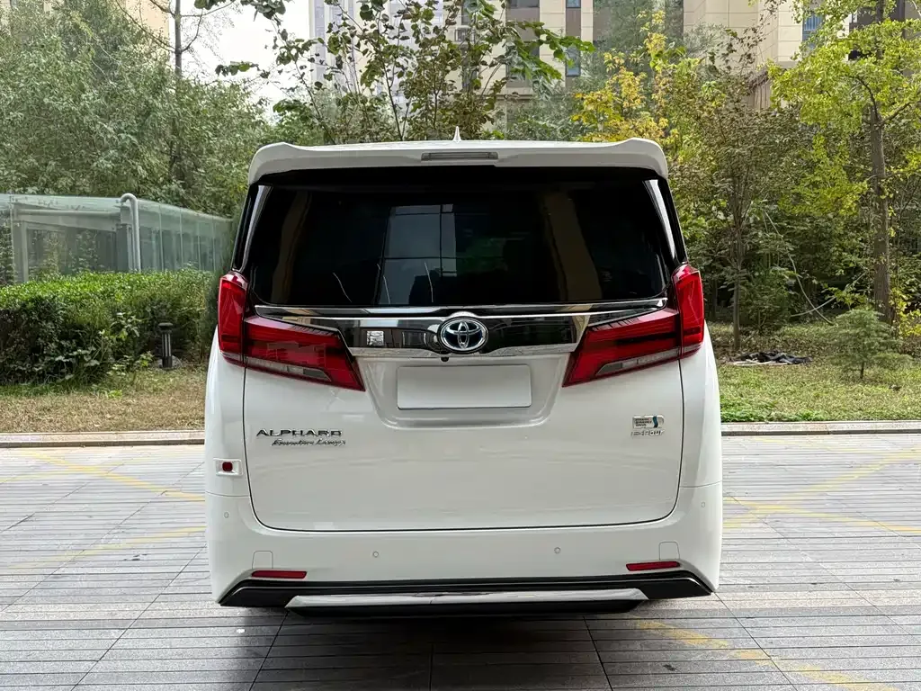 Toyota Alphard 2023 из CN, фото 2