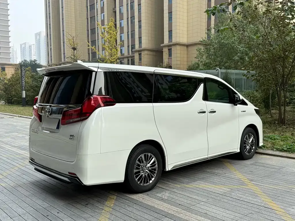 Toyota Alphard 2023 из CN, фото 9