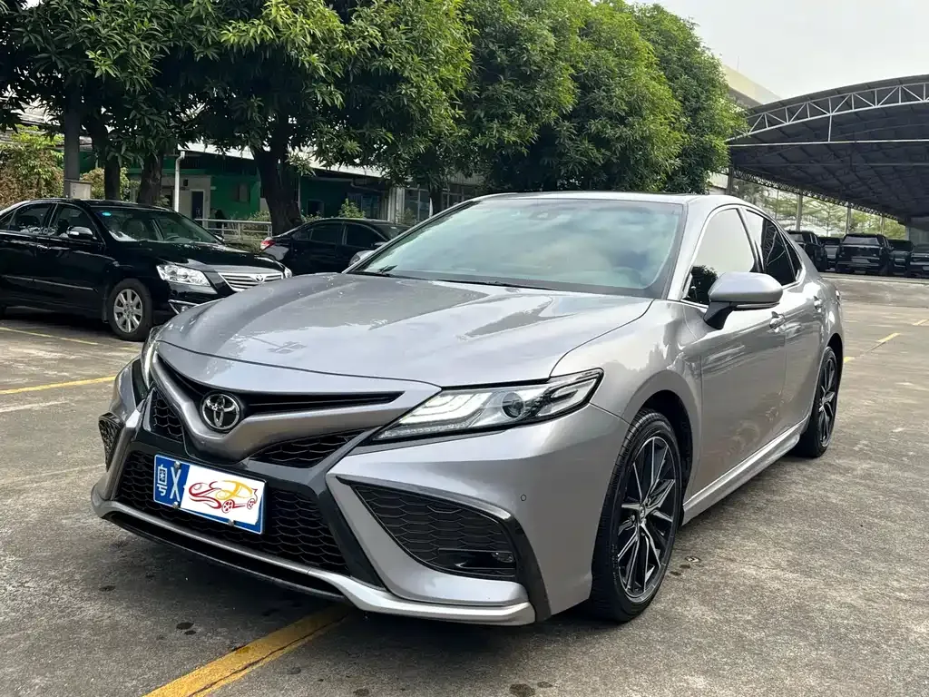 Toyota Camry 2023 из CN, фото 1