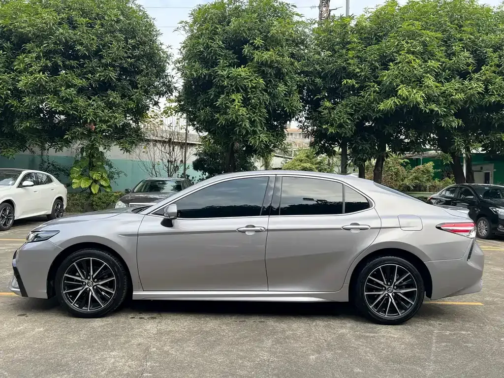 Toyota Camry 2023 из CN, фото 10