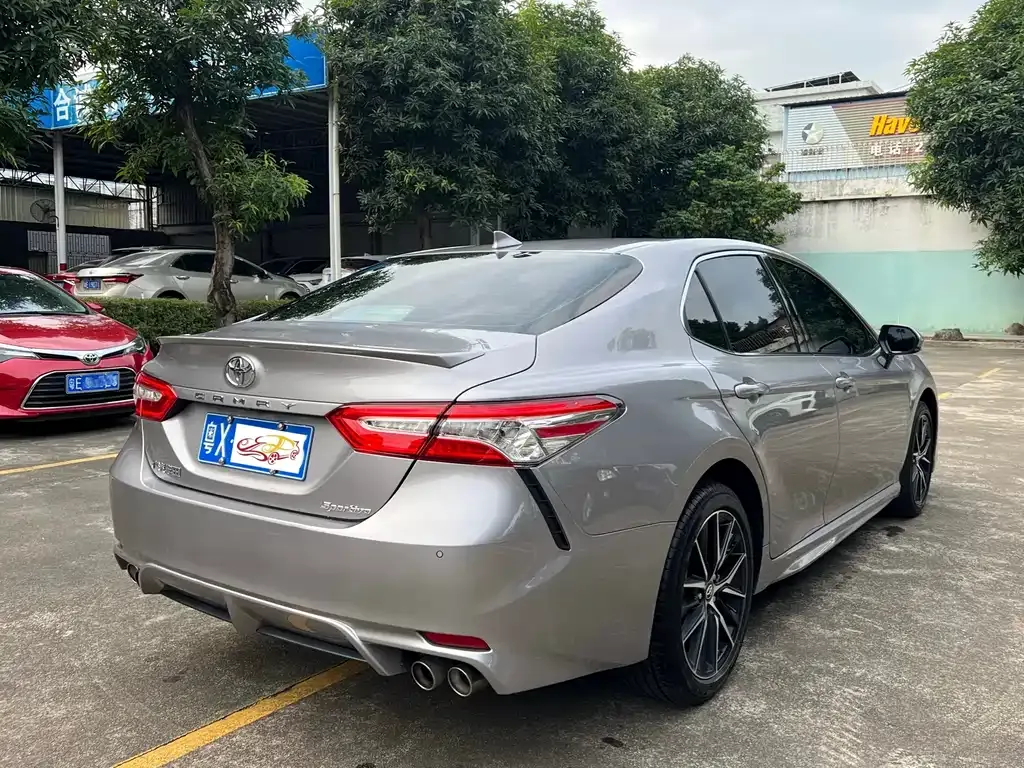 Toyota Camry 2023 из CN, фото 9