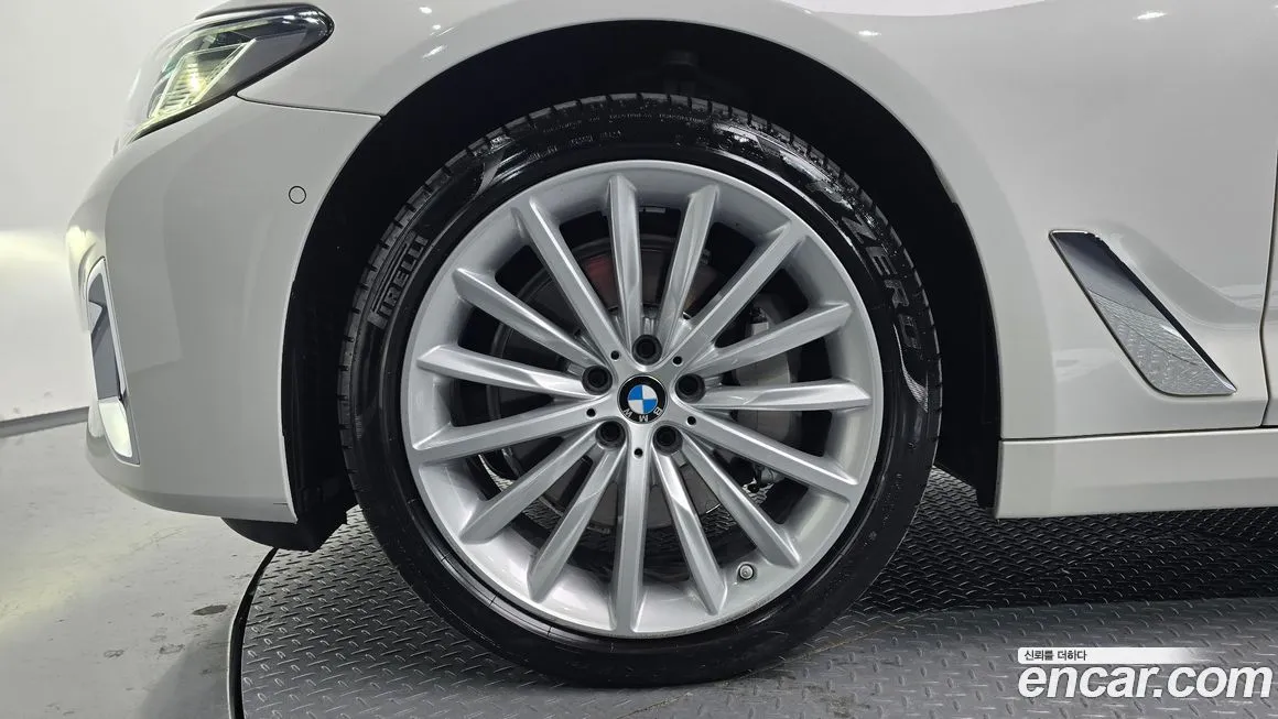 BMW 5-Series 2023 из KR, фото 8