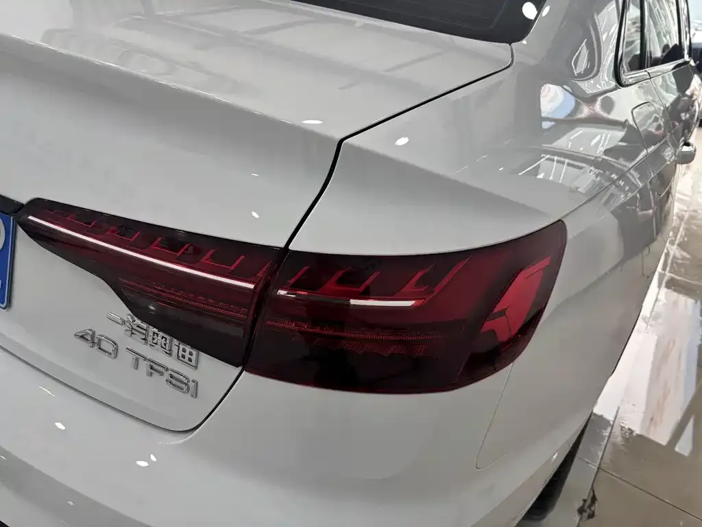 Audi A4L 2025 из CN, фото 4
