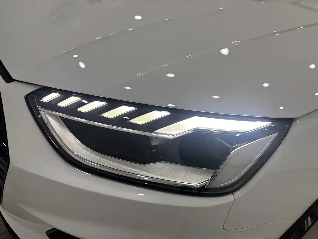 Audi A4L 2025 из CN, фото 3