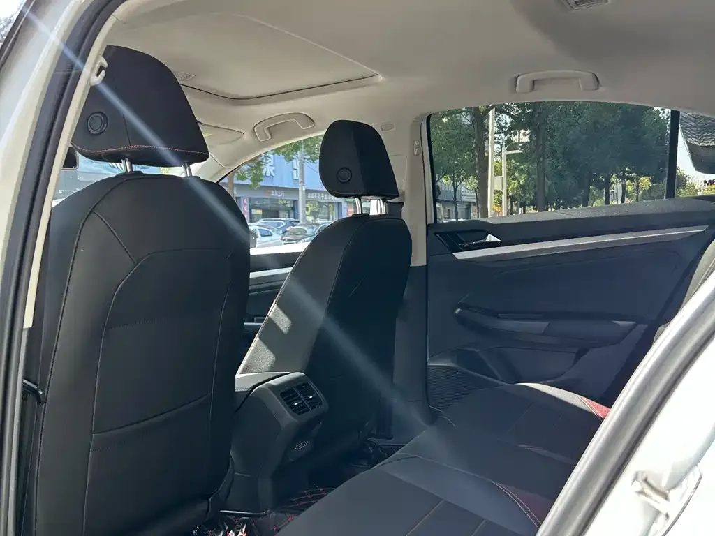Volkswagen Bora 2021 из CN, фото 2