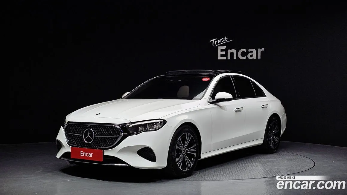 Mercedes-Benz E-Class — фото 1