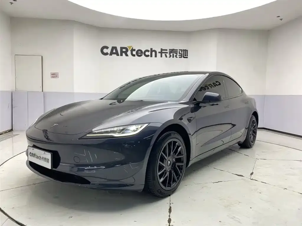 Tesla Model 3 — фото 1
