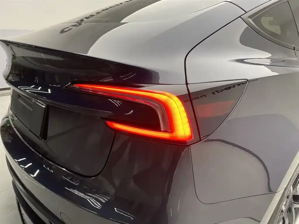 Tesla Model 3 — фото 3
