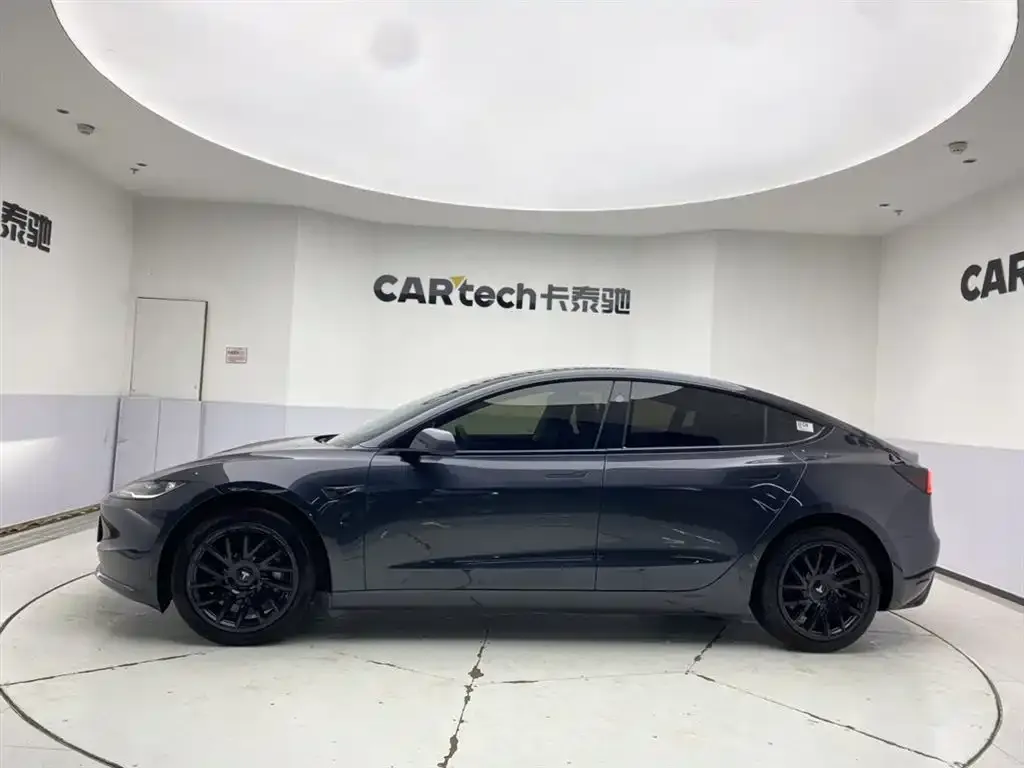 Tesla Model 3 — фото 4