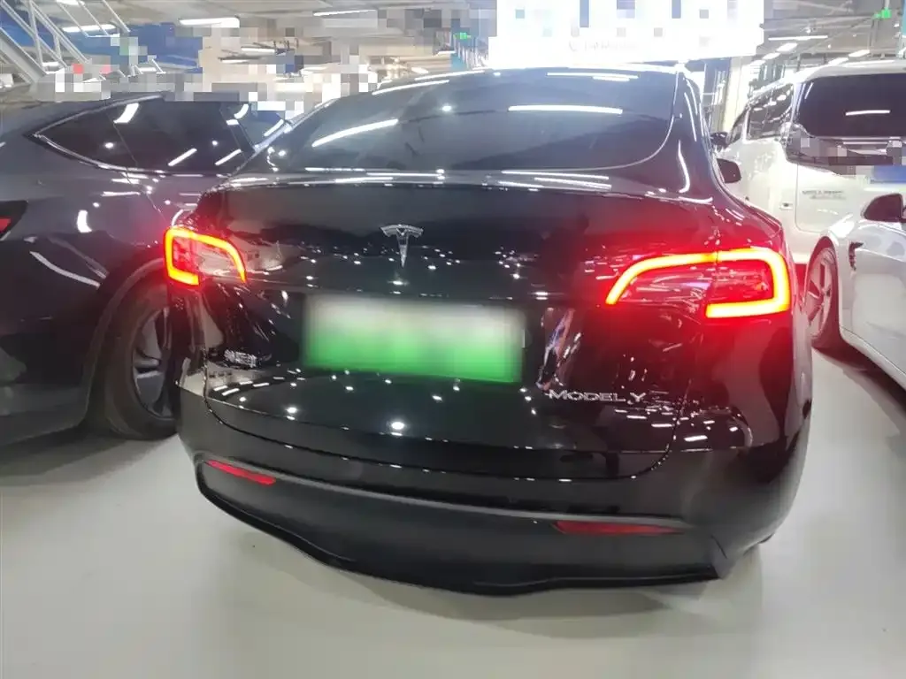 Tesla Model Y 2023 из CN, фото 3