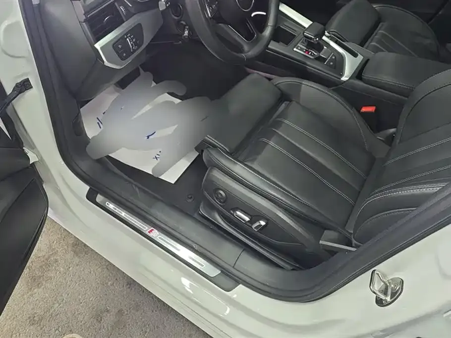 Audi A4L 2024 из CN, фото 8