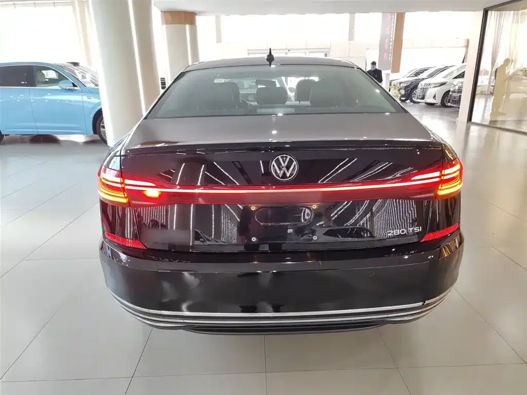 Volkswagen Passat 2023 из CN, фото 4