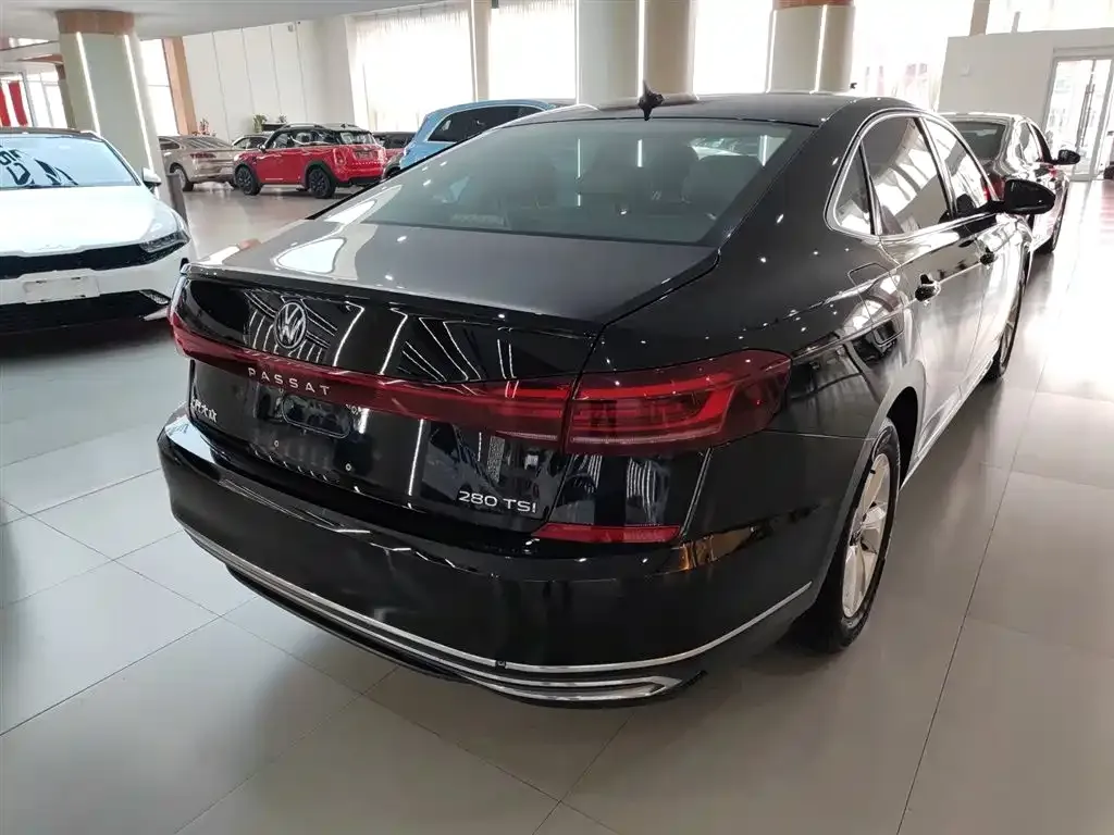 Volkswagen Passat 2023 из CN, фото 8