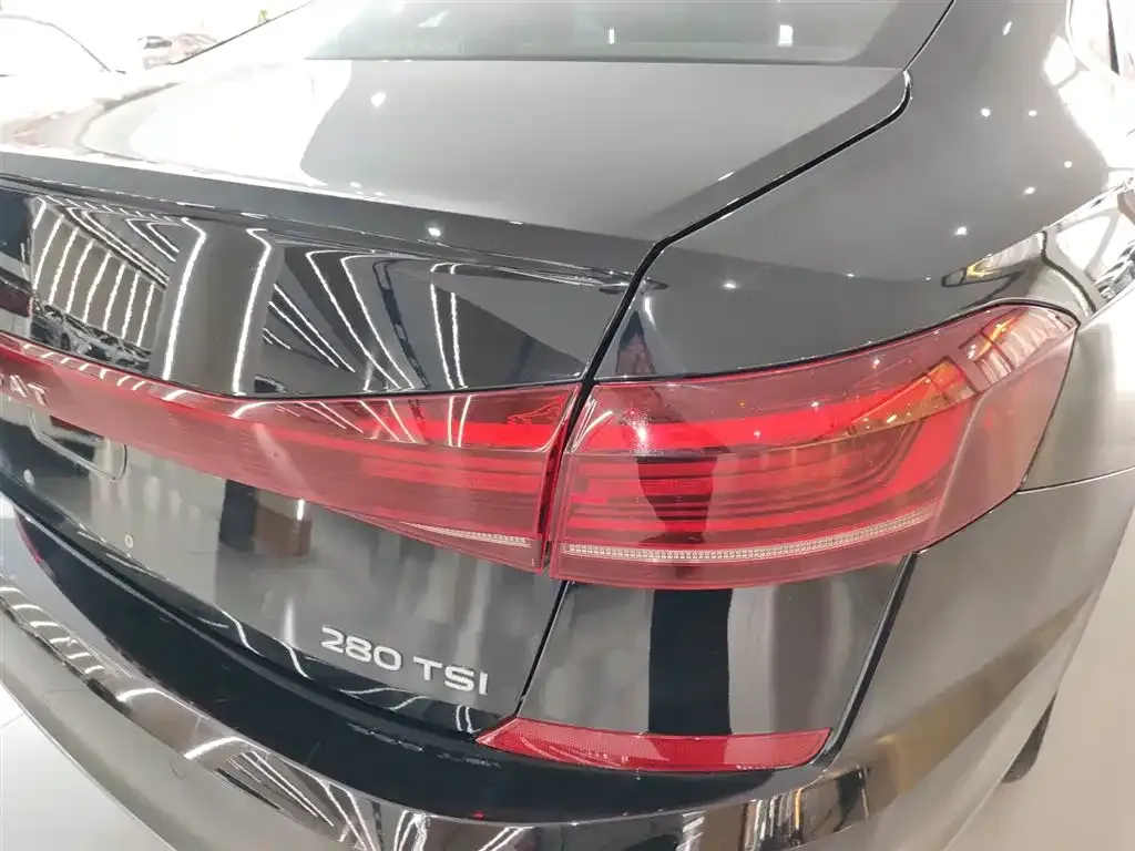 Volkswagen Passat 2023 из CN, фото 10
