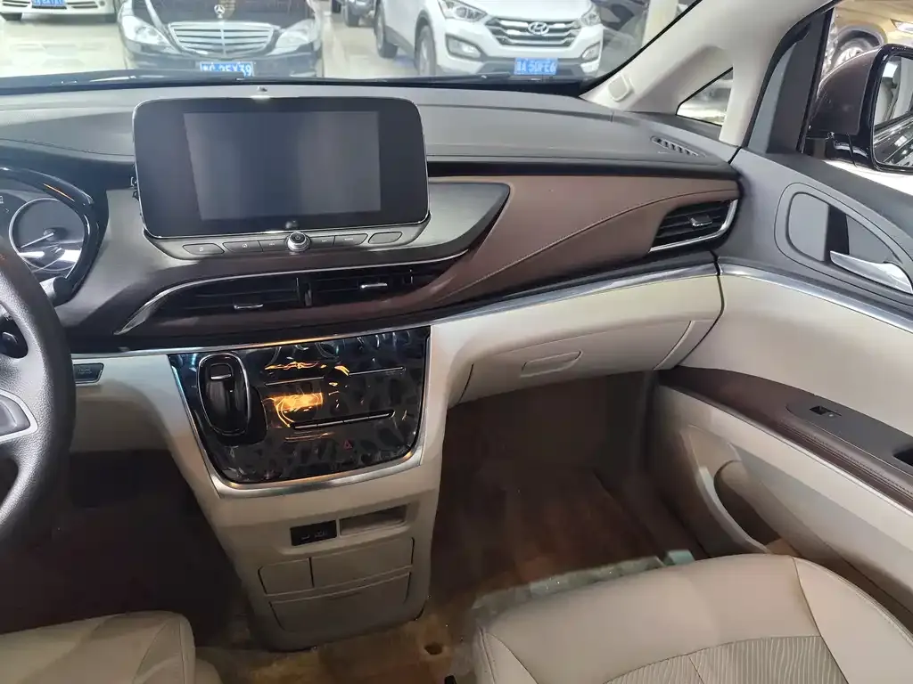 Buick GL8 2023 из CN, фото 6