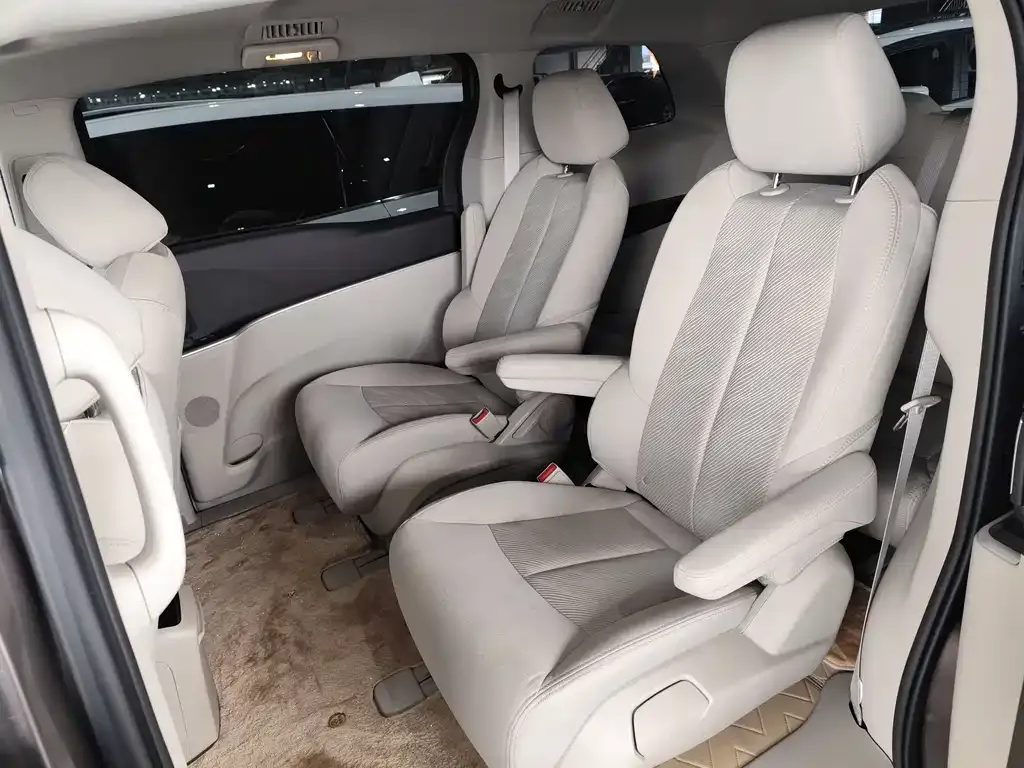 Buick GL8 2023 из CN, фото 10
