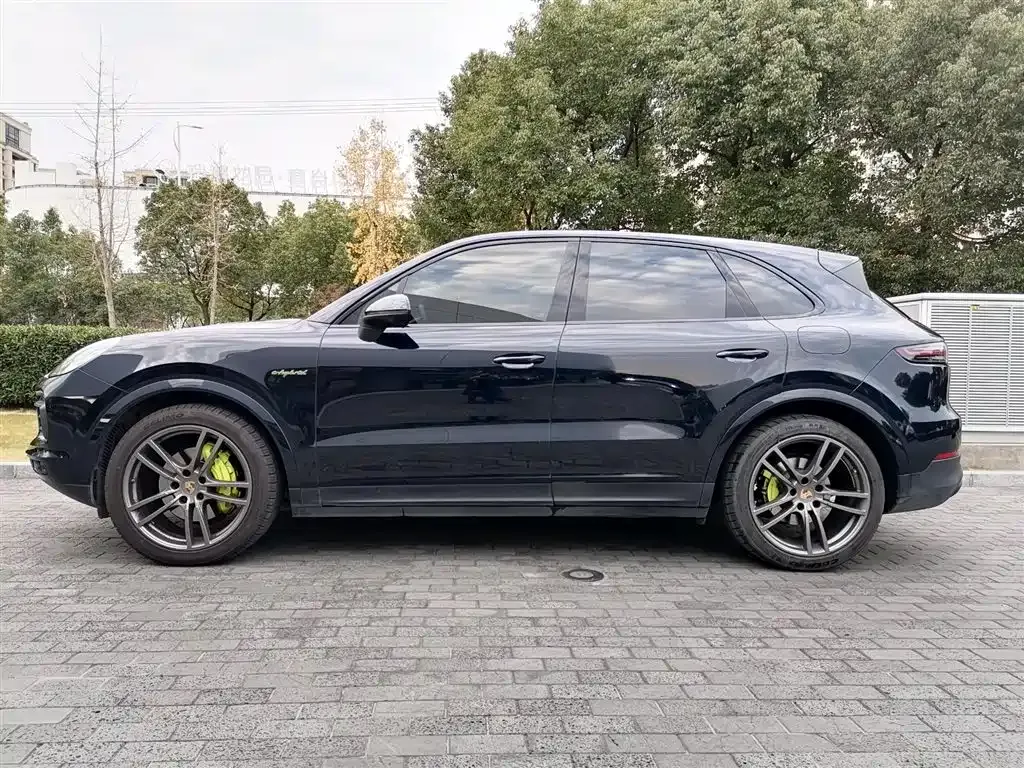 Porsche Cayenne Hybrid — фото 10