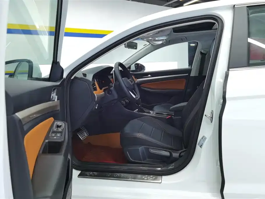 Volkswagen Bora 2024 из CN, фото 4