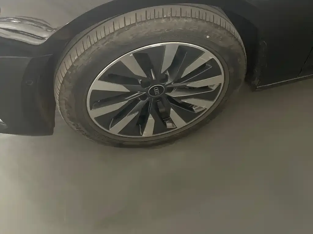 Audi A6L 2023 из CN, фото 4