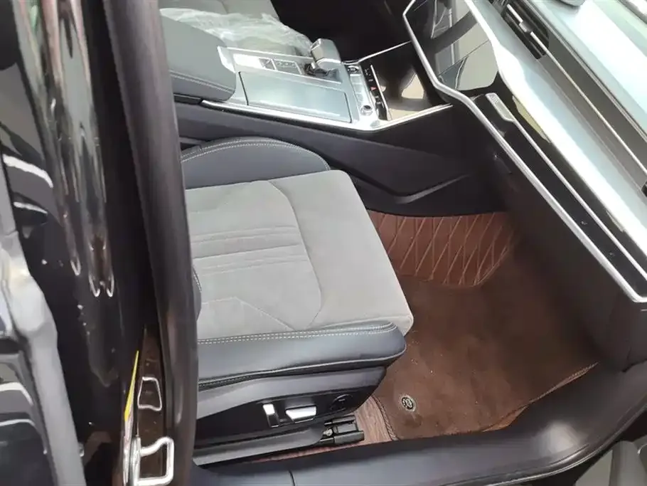 Audi A6L 2023 из CN, фото 7