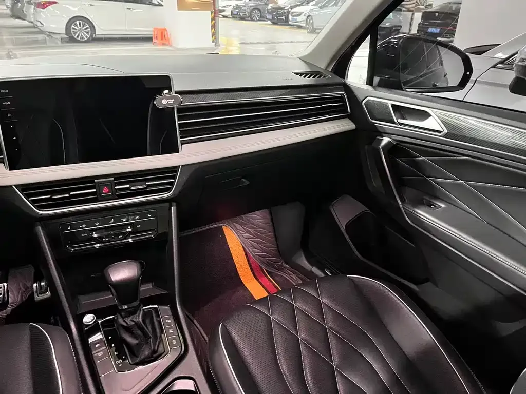 Volkswagen Tiguan L 2022 из CN, фото 7