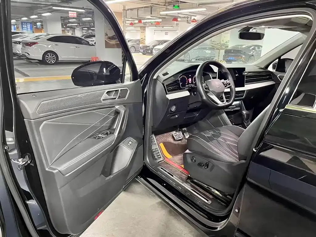 Volkswagen Tiguan L 2022 из CN, фото 2