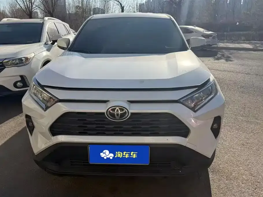 Toyota RAV4 — фото 5