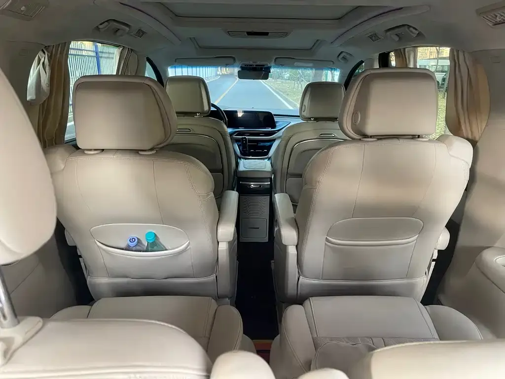 Buick GL8 2021 из CN, фото 2