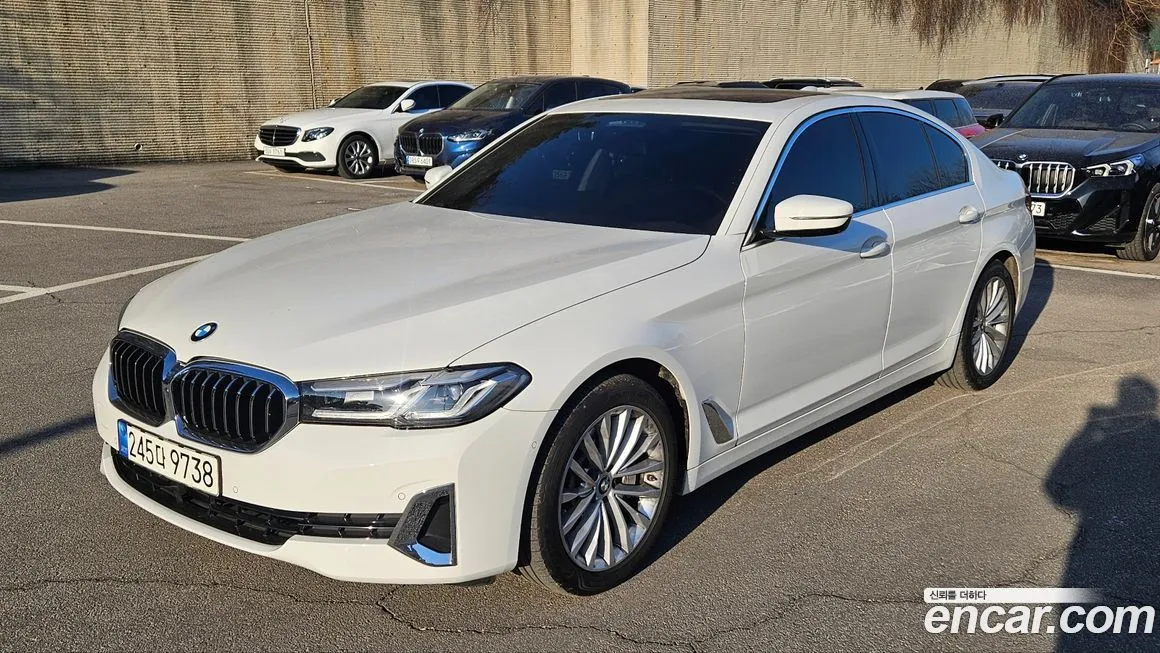 BMW 5-Series — фото 1