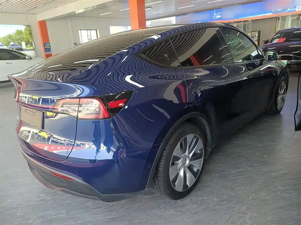 Tesla Model Y 2023 из CN, фото 10