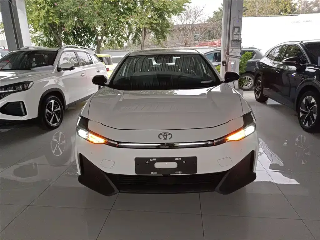Toyota bZ3 2024 из CN, фото 4