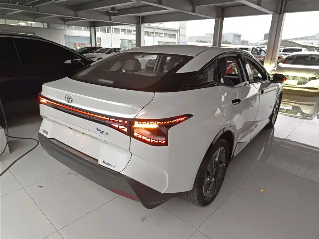 Toyota bZ3 2024 из CN, фото 8