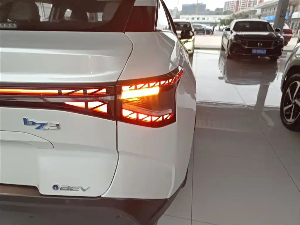 Toyota bZ3 2024 из CN, фото 2